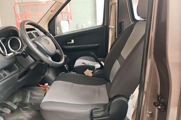 Used CHANGAN KAICHENG Ruixing M60 2020 1.5L Standard Version China VI 6-Seater DAM15KR Left Front Seat