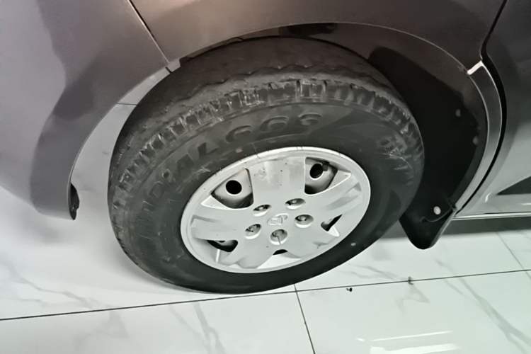 Used CHANGAN KAICHENG Ruixing M60 2020 1.5L Standard Version China VI 6-Seater DAM15KR Left Front Wheel Hub