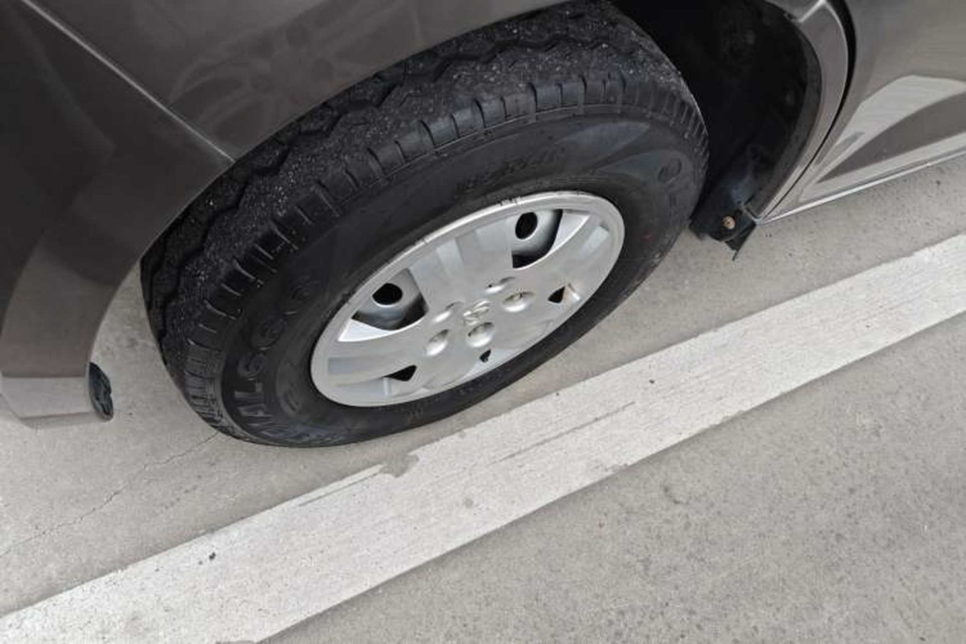 Used CHANGAN KAICHENG Ruixing M60 2020 1.5L Standard Version China VI 6-Seater DAM15KR Left Front Wheel Hub