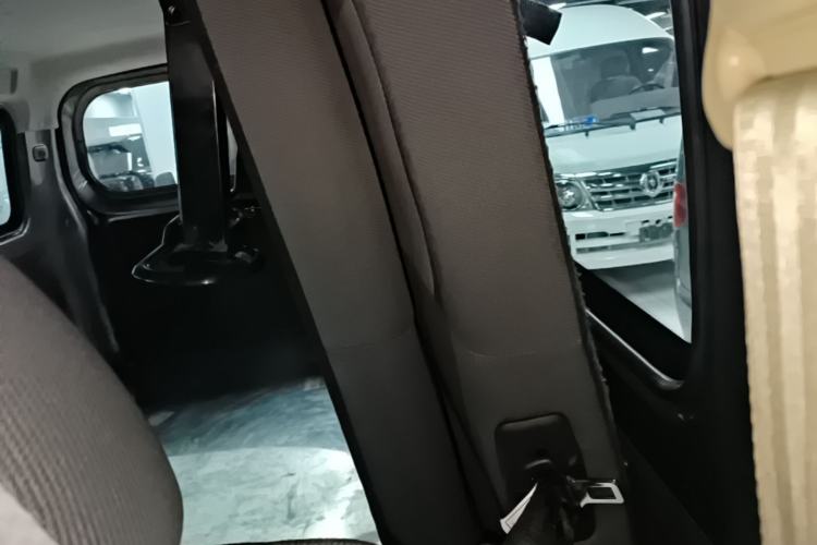 Used CHANGAN KAICHENG Ruixing M60 2020 1.5L Standard Version China VI 6-Seater DAM15KR Left Rear Seat
