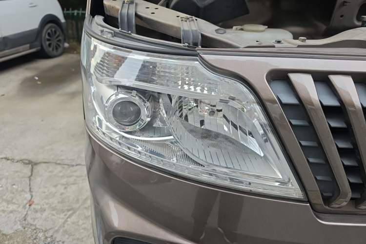 Used CHANGAN KAICHENG Ruixing M60 2020 1.5L Standard Version China VI 6-Seater DAM15KR Right Front Headlight