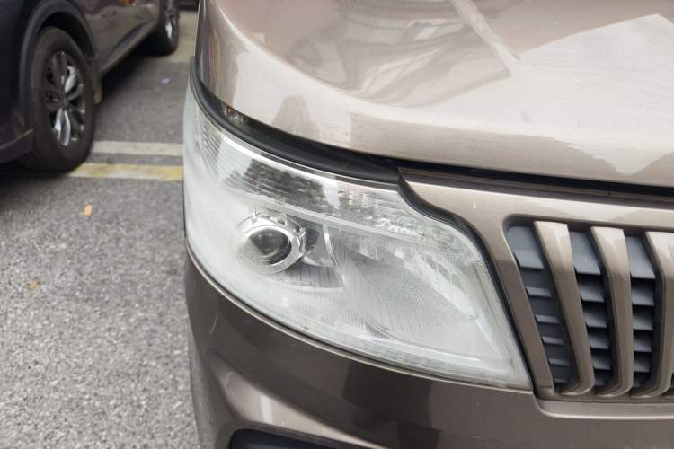 Used CHANGAN KAICHENG Ruixing M60 2020 1.5L Standard Version China VI 6-Seater DAM15KR Right Front Headlight