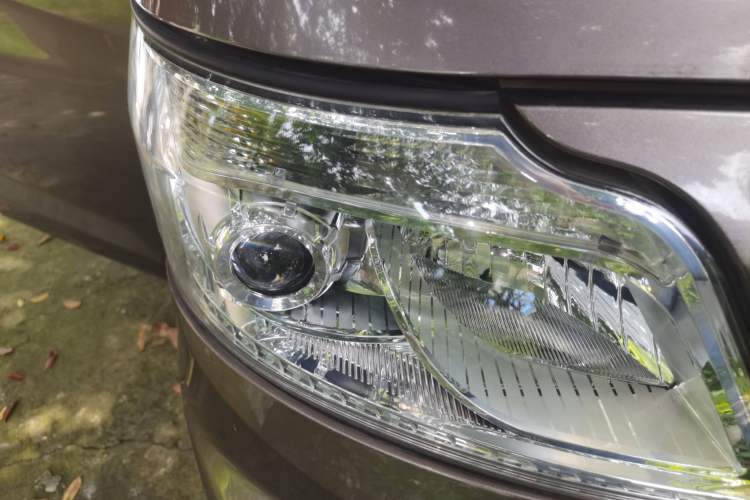Used CHANGAN KAICHENG Ruixing M60 2020 1.5L Standard Version China VI 6-Seater DAM15KR Right Front Headlight