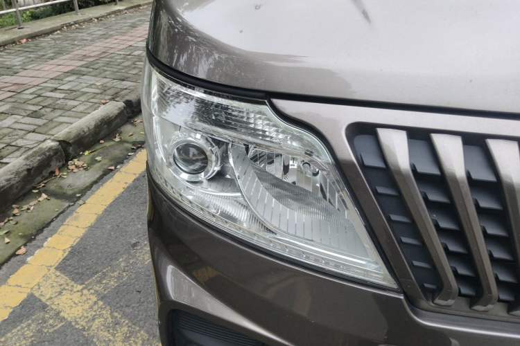Used CHANGAN KAICHENG Ruixing M60 2020 1.5L Standard Version China VI 6-Seater DAM15KR Right Front Headlight