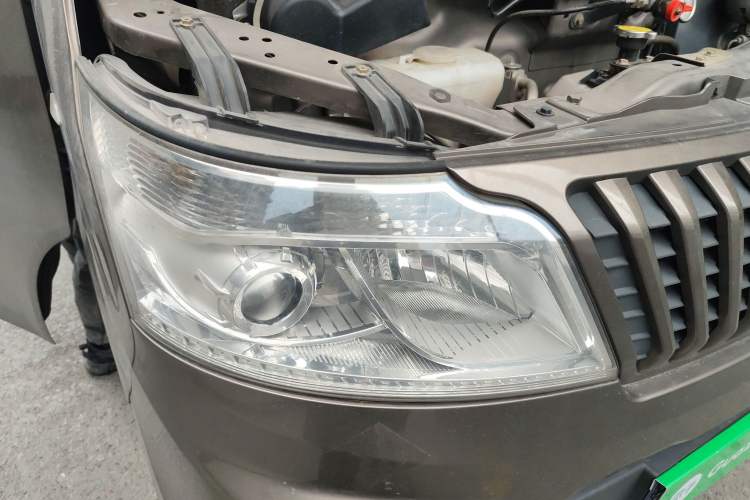 Used CHANGAN KAICHENG Ruixing M60 2020 1.6L Standard Version China VI 6-Seater CNG DAM16KRC Right Front Headlight