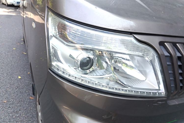 Used CHANGAN KAICHENG Ruixing M60 2020 1.5L Standard Version China VI 6-Seater DAM15KR Right Front Headlight