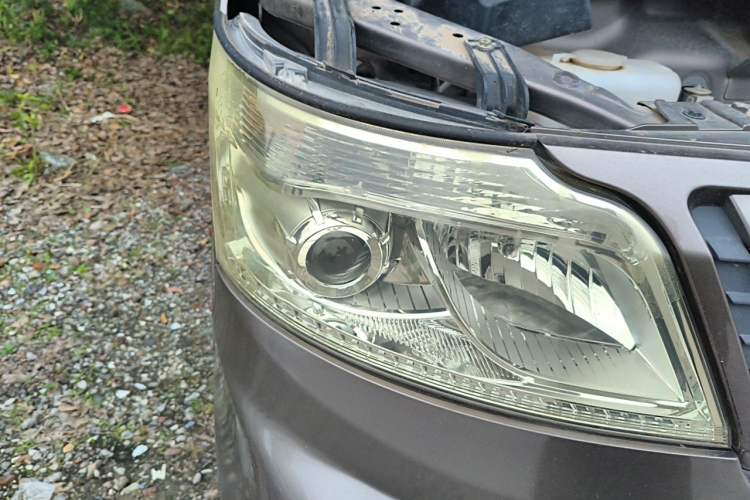 Used CHANGAN KAICHENG Ruixing M60 2020 1.5L Standard Version China VI 6-Seater DAM15KR Right Front Headlight