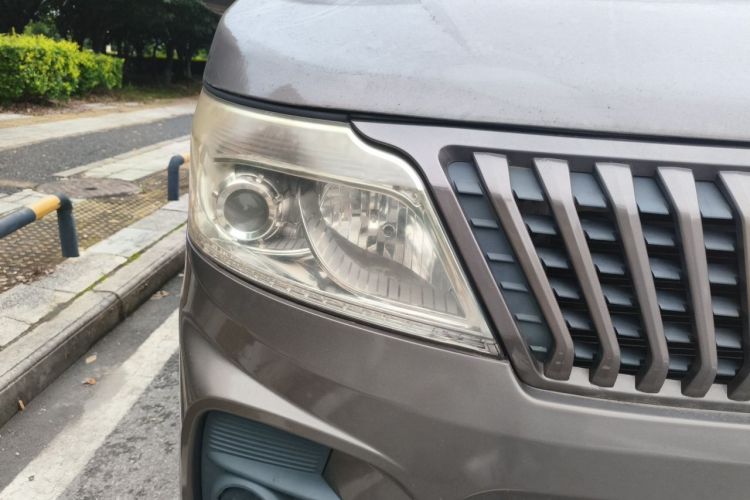 Used CHANGAN KAICHENG Ruixing M60 2020 1.5L Standard Version China VI 6-Seater DAM15KR Right Front Headlight