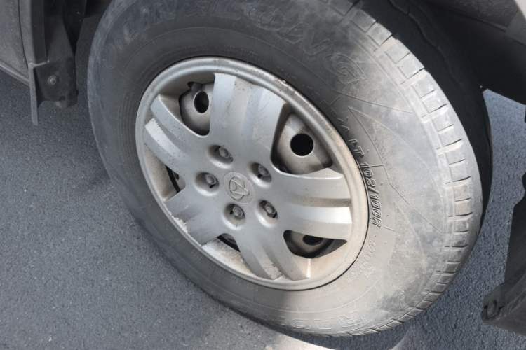 Used CHANGAN KAICHENG Ruixing M60 2020 1.5L Standard Version China VI 6-Seater DAM15KR Right Front Wheel Hub