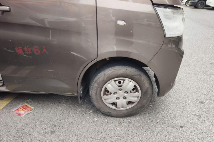 Used CHANGAN KAICHENG Ruixing M60 2020 1.5L Standard Version China VI 6-Seater DAM15KR Right Front Wheel Hub