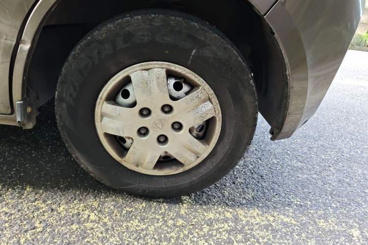 Used CHANGAN KAICHENG Ruixing M60 2020 1.5L Standard Version China VI 6-Seater DAM15KR Right Front Wheel Hub