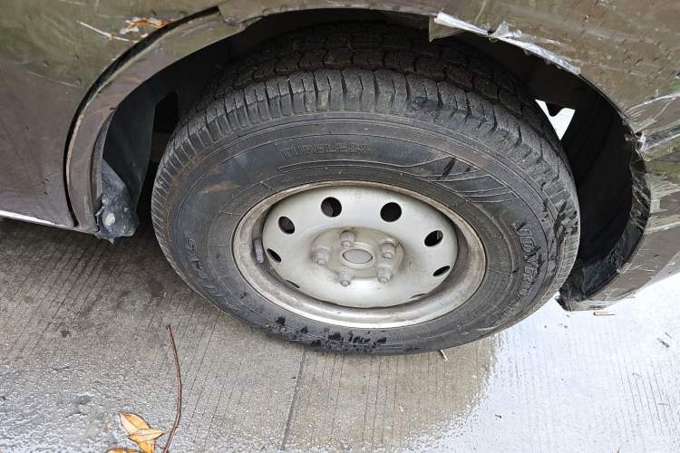 Used CHANGAN KAICHENG Ruixing M60 2020 1.5L Standard Version China VI 6-Seater DAM15KR Right Front Wheel Hub