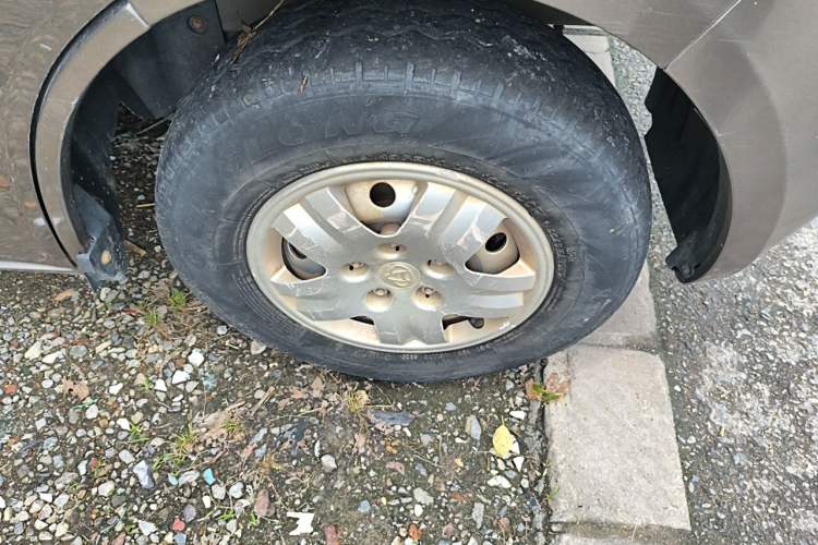 Used CHANGAN KAICHENG Ruixing M60 2020 1.5L Standard Version China VI 6-Seater DAM15KR Right Front Wheel Hub