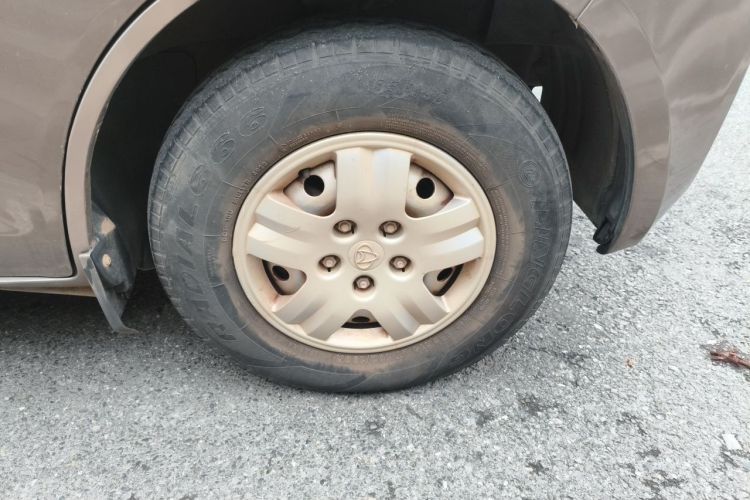 Used CHANGAN KAICHENG Ruixing M60 2020 1.5L Standard Version China VI 6-Seater DAM15KR Right Front Wheel Hub
