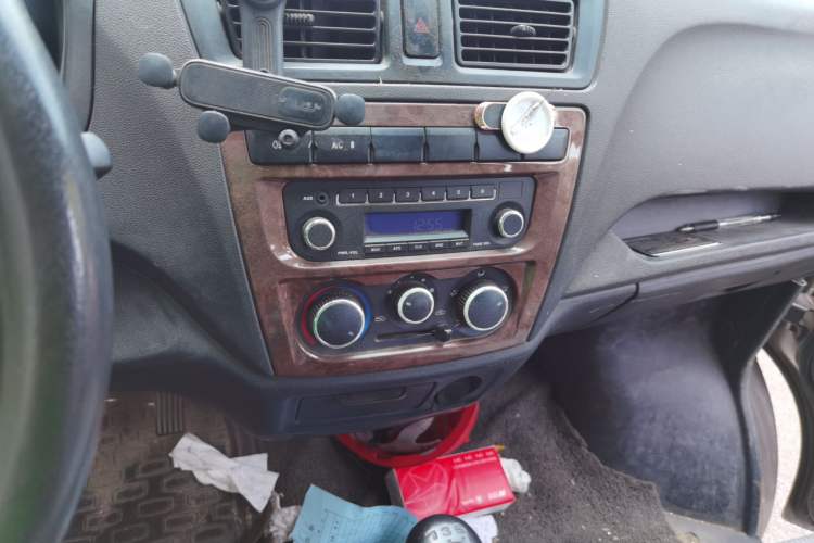 Used CHANGAN KAICHENG Ruixing M60 2020 1.5L Base Version China VI Standard 2-Seater Van with DAM15KR Engine Audio And AC Panel