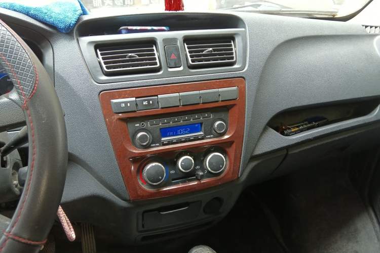 Used CHANGAN KAICHENG Ruixing M60 2020 1.5L Standard Version China VI 6-Seater DAM15KR Audio And AC Panel