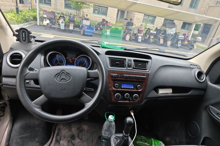 Used CHANGAN KAICHENG Ruixing M60 2020 1.5L Standard Version China VI 6-Seater DAM15KR Center Console