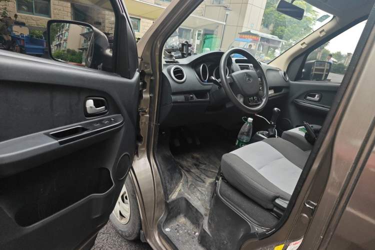 Used CHANGAN KAICHENG Ruixing M60 2020 1.5L Standard Version China VI 6-Seater DAM15KR Driver Seat