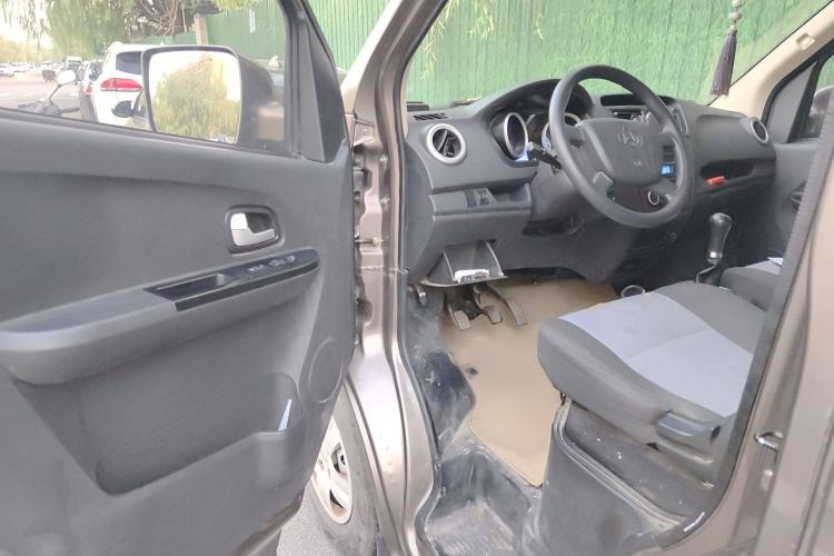 Used CHANGAN KAICHENG Ruixing M60 2020 1.5L Standard Version China VI 6-Seater DAM15KR Interior 3