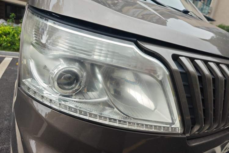 Used CHANGAN KAICHENG Ruixing M60 2020 1.5L Standard Version China VI 6-Seater DAM15KR Right Front Headlight