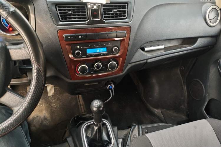 Used CHANGAN KAICHENG Ruixing M60 2020 1.5L Standard Version China VI 6-Seater DAM15KR Audio And AC Panel