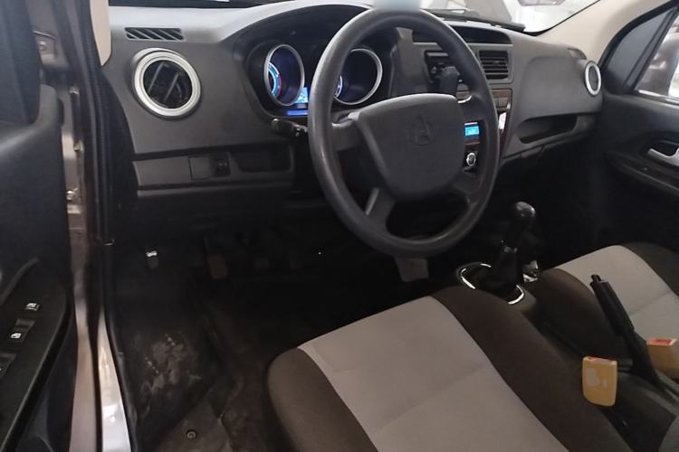 Used CHANGAN KAICHENG Ruixing M60 2020 1.5L Standard Version China VI 6-Seater DAM15KR Center Console