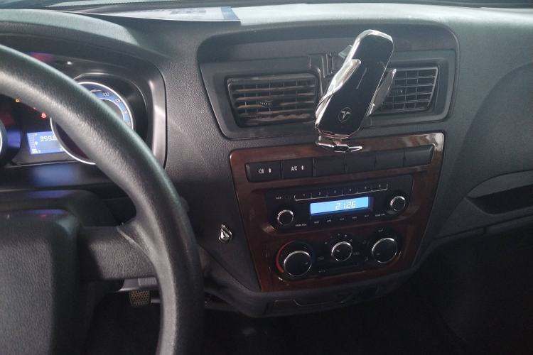 Used CHANGAN KAICHENG Ruixing M60 2020 1.5L Base Version China VI Standard 2-Seater Van with DAM15KR Engine Interior 2