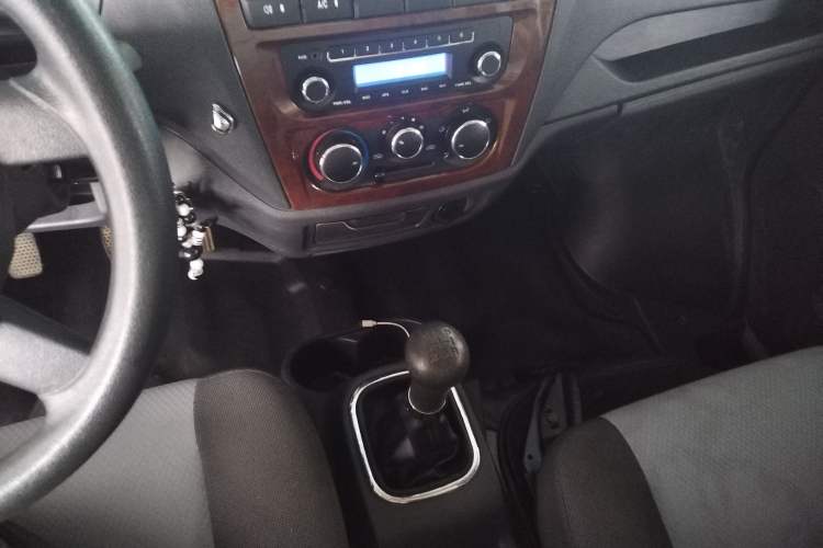 Used CHANGAN KAICHENG Ruixing M60 2020 1.5L Base Version China VI Standard 2-Seater Van with DAM15KR Engine Interior 3