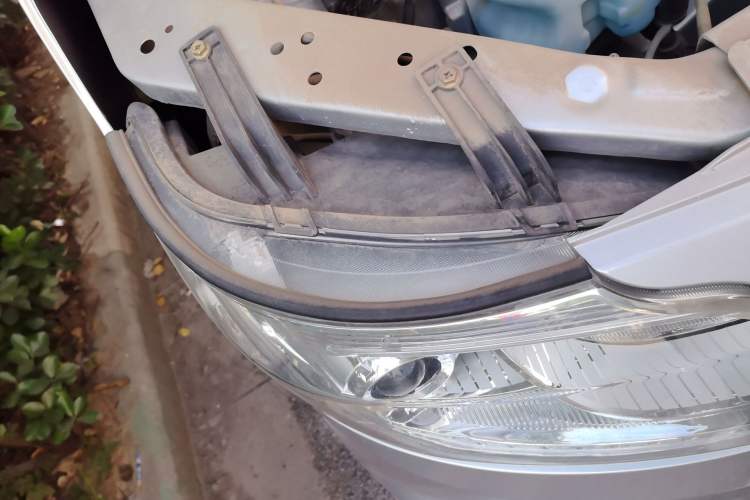 Used CHANGAN KAICHENG Ruixing M60 2020 1.5L Standard Version China VI 6-Seater DAM15KR Right Front Headlight