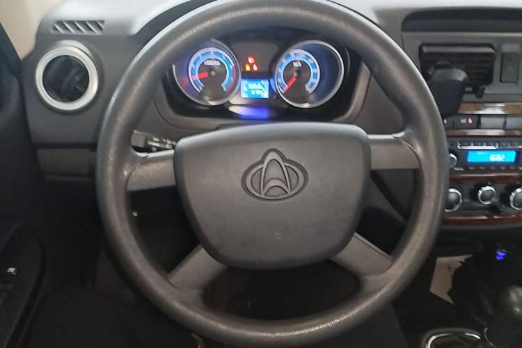 Used CHANGAN KAICHENG Ruixing M60 2020 1.5L Standard Version China VI 6-Seater DAM15KR Steering Wheel