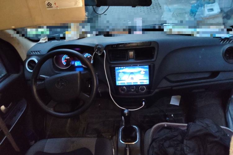 Used CHANGAN KAICHENG Ruixing M60 2020 1.5L Standard Version China VI 6-Seater DAM15KR Center Console