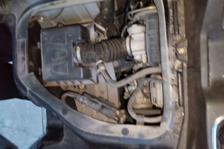 Used CHANGAN KAICHENG Ruixing M60 2020 1.5L Standard Version China VI 6-Seater DAM15KR Engine Bay Right