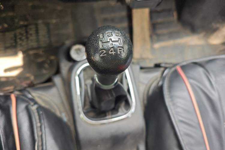 Used CHANGAN KAICHENG Ruixing M60 2020 1.5L Standard Version China VI 6-Seater DAM15KR Gear Lever