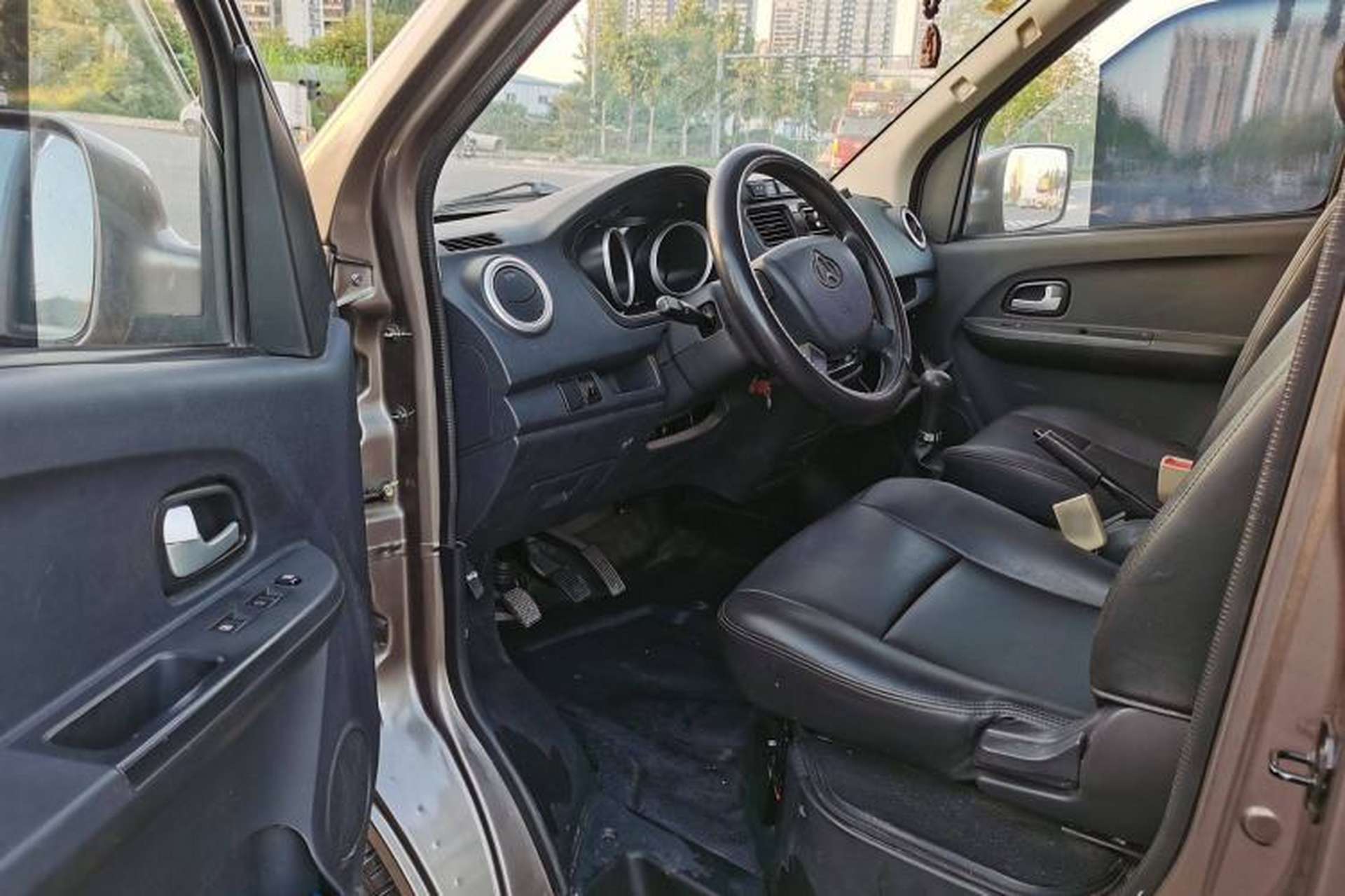 Used CHANGAN KAICHENG Ruixing M60 2020 1.5L Standard Version China VI 6-Seater DAM15KR Interior 1