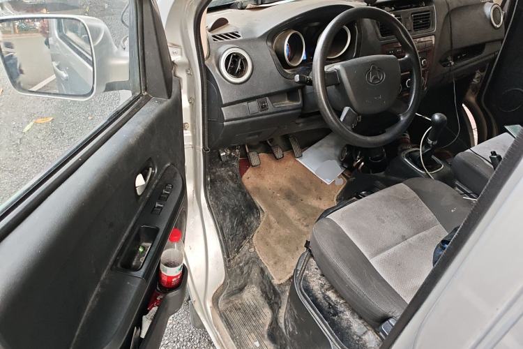 Used CHANGAN KAICHENG Ruixing M60 2020 1.5L Standard Version China VI Van with 5 Seats Equipped with DAM15KR Interior 3