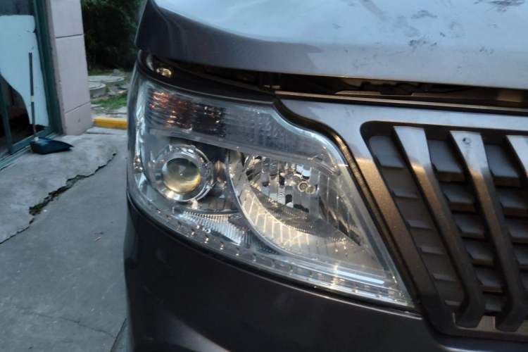 Used CHANGAN KAICHENG Ruixing M60 2020 1.5L Standard Version China VI 6-Seater DAM15KR Right Front Headlight