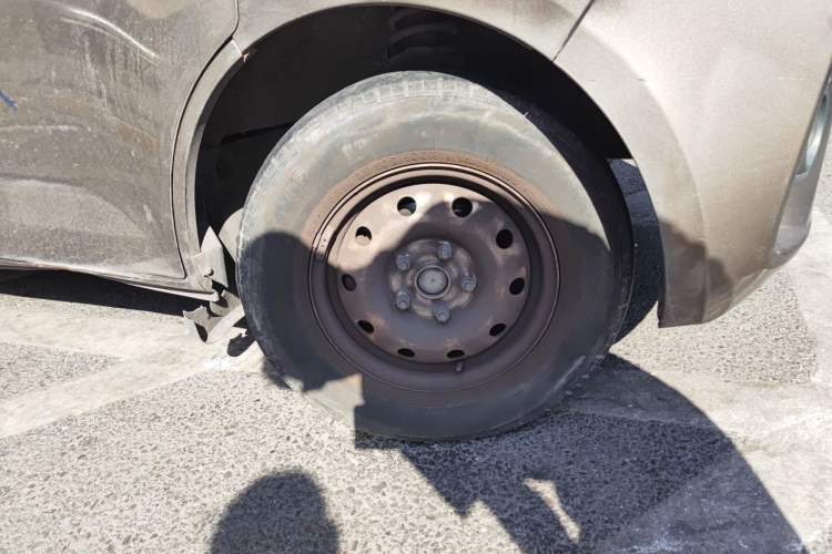Used CHANGAN KAICHENG Ruixing M60 2020 1.6L Standard Version China VI 6-Seater CNG DAM16KRC Right Front Wheel Hub