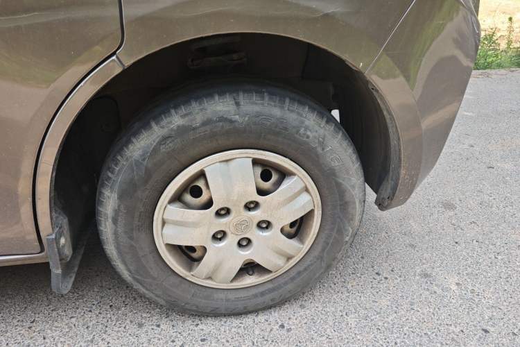 Used CHANGAN KAICHENG Ruixing M60 2020 1.5L Standard Version China VI 6-Seater DAM15KR Right Front Wheel Hub