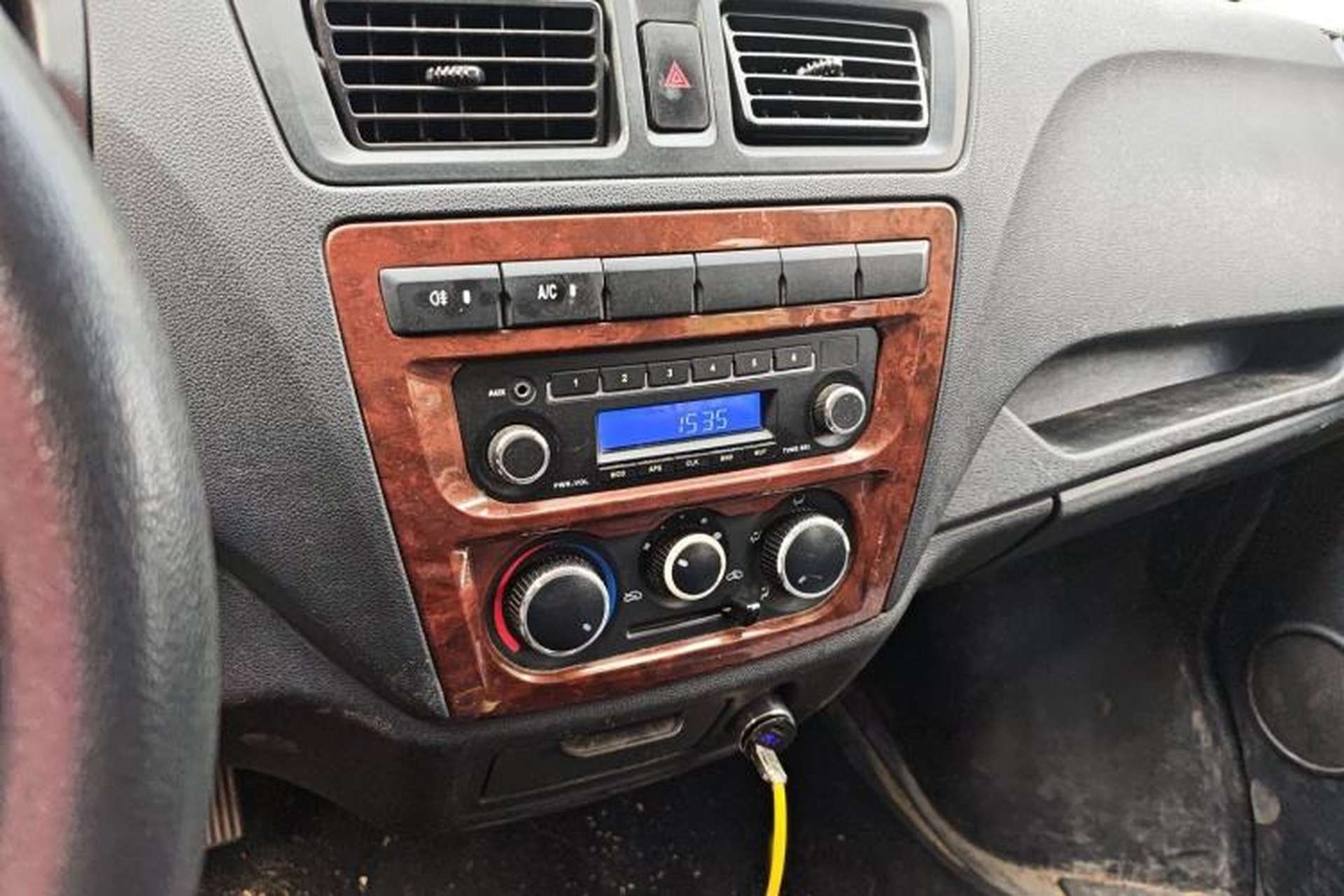 Used CHANGAN KAICHENG Ruixing M60 2020 1.5L Standard Version China VI 6-Seater DAM15KR Audio And AC Panel