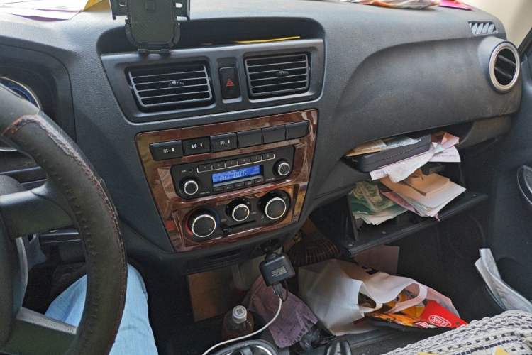 Used CHANGAN KAICHENG Ruixing M60 2020 1.5L Standard Version China VI 6-Seater DAM15KR Audio And AC Panel