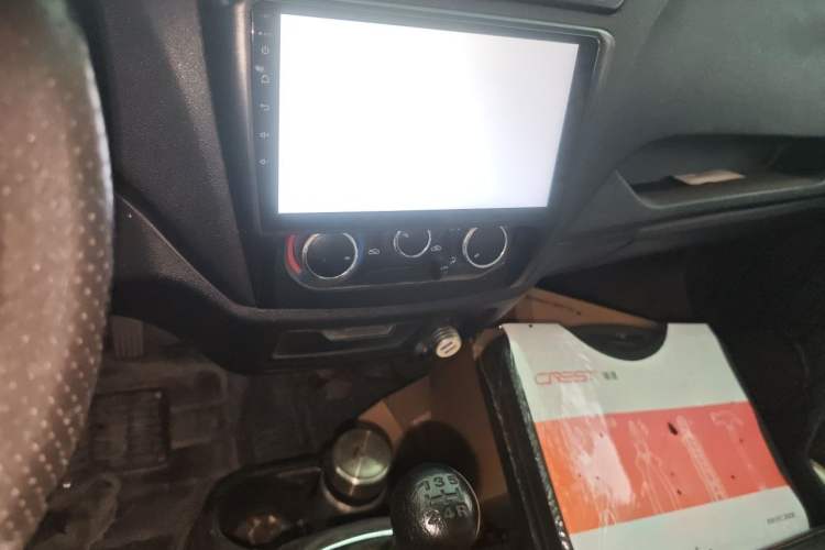 Used CHANGAN KAICHENG Ruixing M60 2020 1.5L Standard Version China VI Van with 5 Seats Equipped with DAM15KR Audio And AC Panel