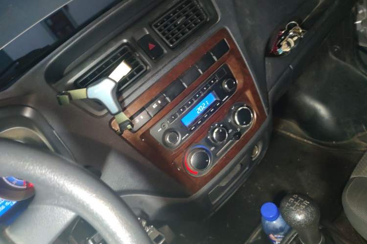 Used CHANGAN KAICHENG Ruixing M60 2020 1.5L Standard Version China VI 6-Seater DAM15KR Audio And AC Panel