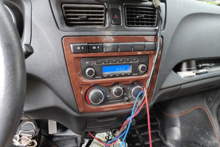 Used CHANGAN KAICHENG Ruixing M60 2020 1.5L Base Version China VI Standard 2-Seater Van with DAM15KR Engine Audio And AC Panel