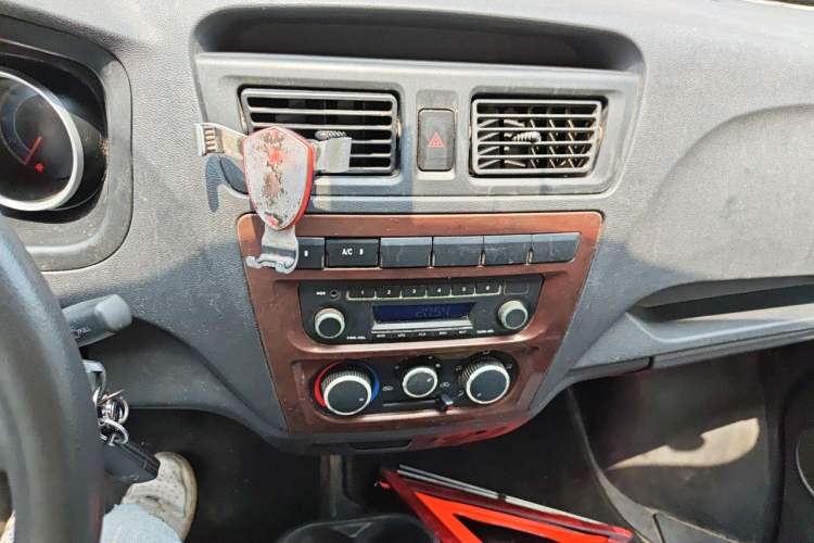 Used CHANGAN KAICHENG Ruixing M60 2020 1.5L Standard Version China VI 6-Seater DAM15KR Audio And AC Panel