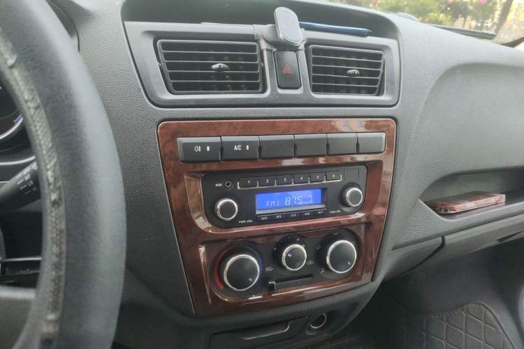Used CHANGAN KAICHENG Ruixing M60 2020 1.5L Standard Version China VI 6-Seater DAM15KR Audio And AC Panel