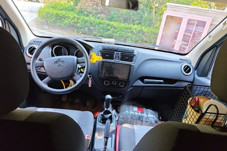 Used CHANGAN KAICHENG Ruixing M60 2020 1.5L Standard Version China VI 6-Seater DAM15KR Center Console