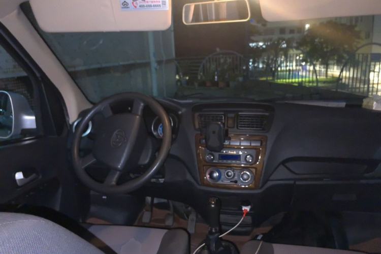 Used CHANGAN KAICHENG Ruixing M60 2020 1.5L Standard Version China VI 6-Seater DAM15KR Center Console