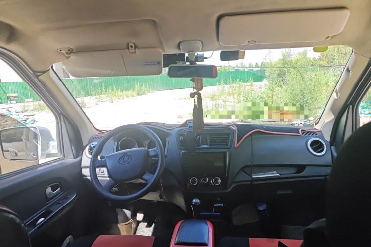 Used CHANGAN KAICHENG Ruixing M60 2020 1.5L Standard Version China VI Van with 5 Seats Equipped with DAM15KR Center Console