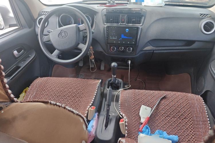 Used CHANGAN KAICHENG Ruixing M60 2020 1.5L Standard Version China VI 6-Seater DAM15KR Center Console