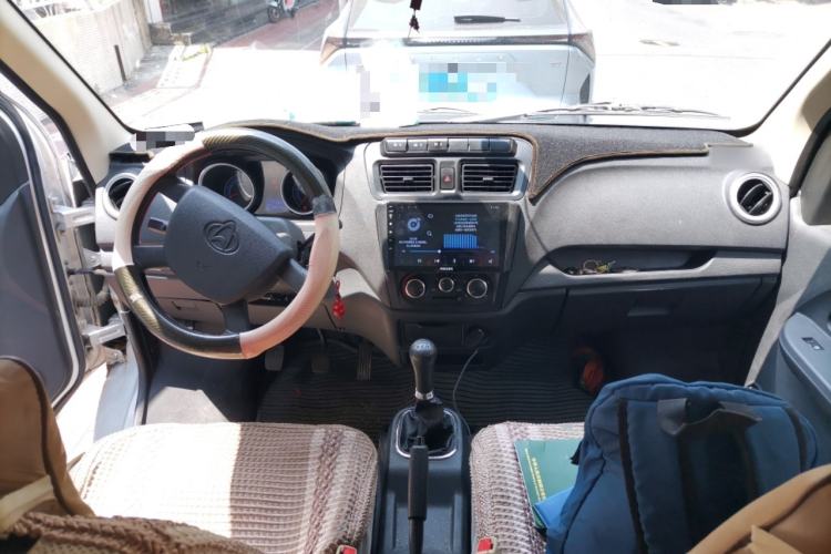Used CHANGAN KAICHENG Ruixing M60 2020 1.5L Standard Version China VI 6-Seater DAM15KR Center Console